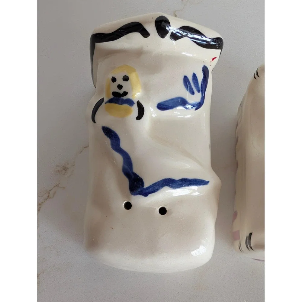 The Unbranded Brand vintage ceramic